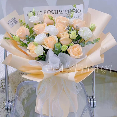 10 champagne roses